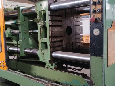 Clinica de reabilitação - BATTENFELD 300 TON